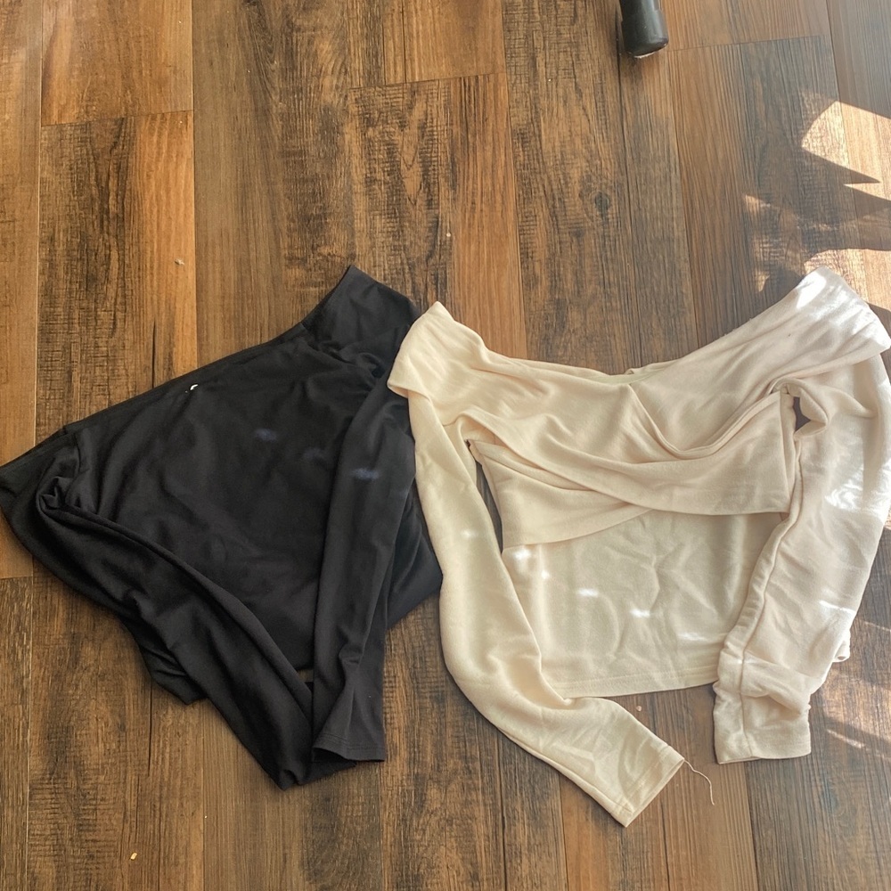 Hollister Black and Cream Long Sleeve Tops